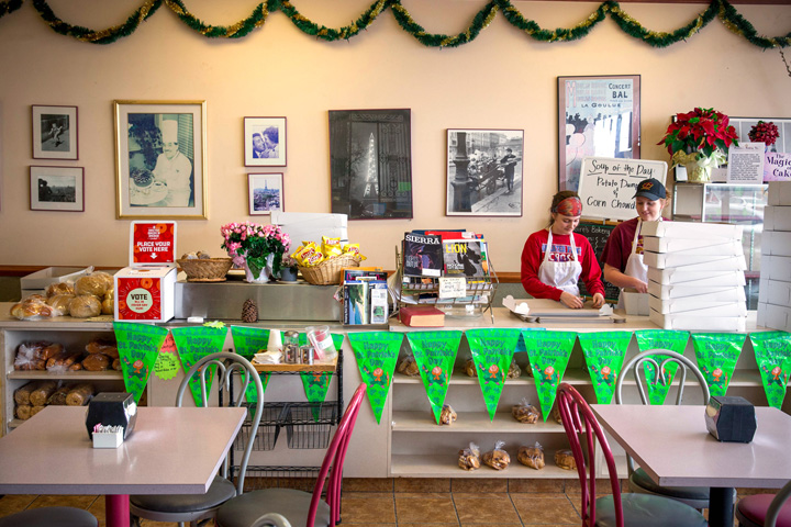 Robaires Bakery interior